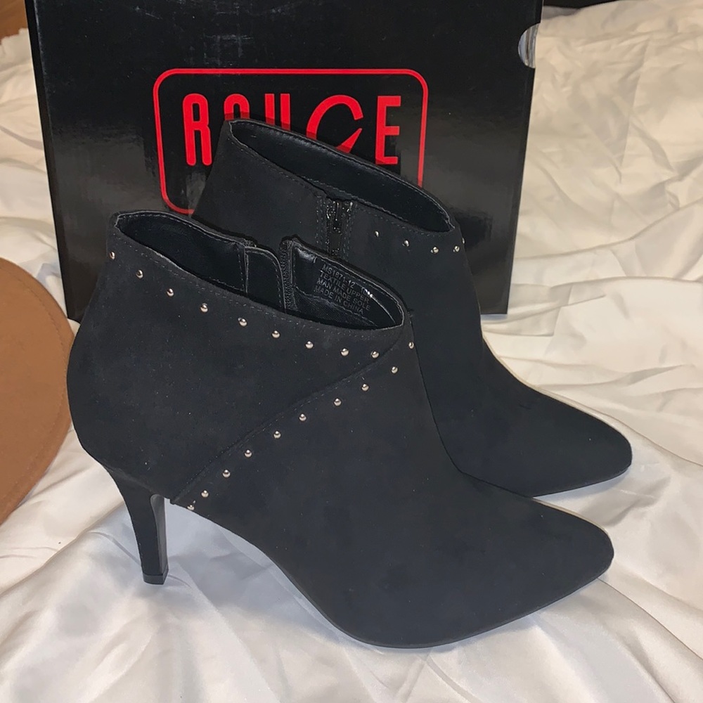 Rouge black suede size 10 boot heels